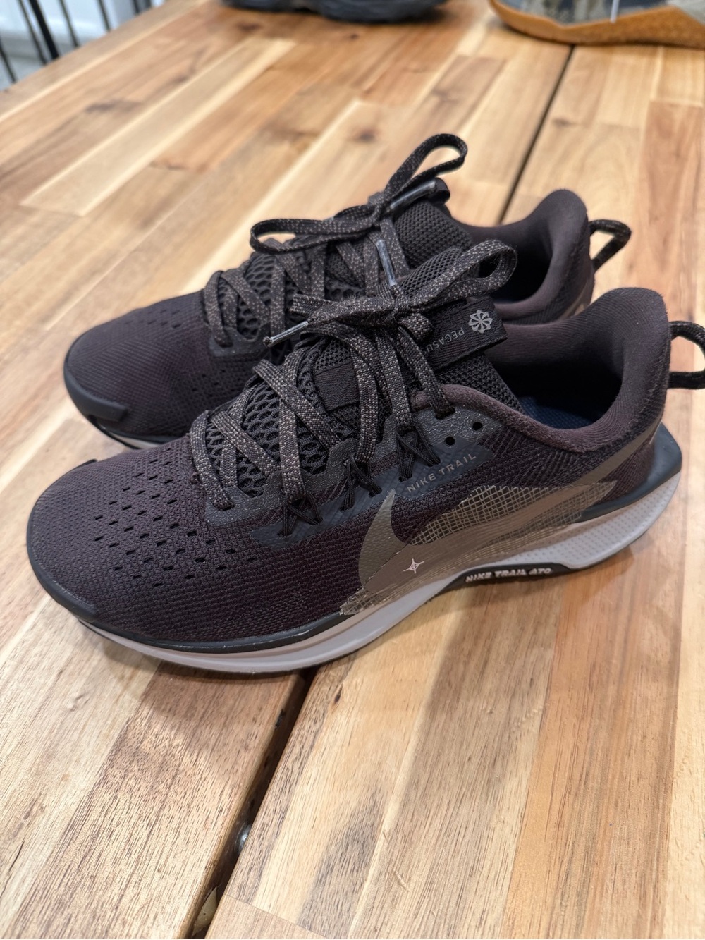 Nike Women’s Pegasus Trail 5 Brown and Gray Trail Sneakers